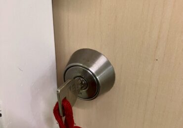 東京都府中市　玄関鍵修理の施工事例画像