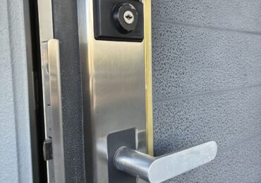 草津市　集合住宅玄関　MIWA PR LA　電子錠撤去・錠前交換の施工事例画像